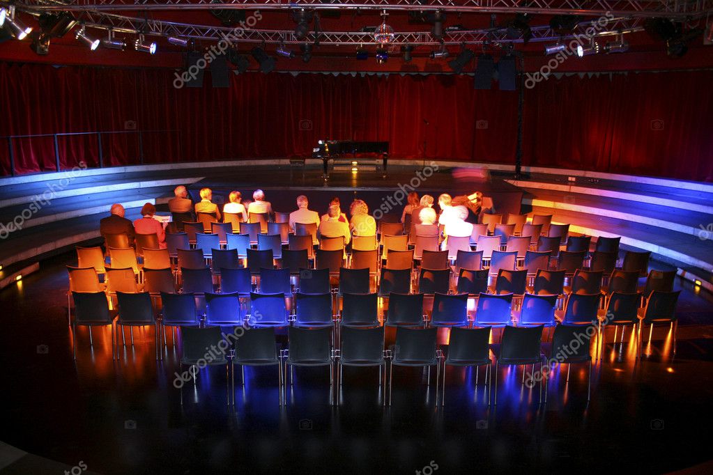 Scène de théâtre éclairée